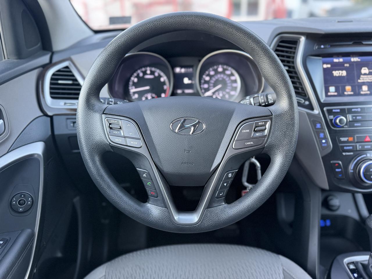 Hyundai Santa Fe SE FWD 2017