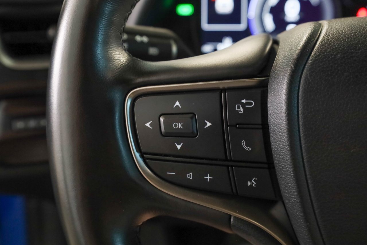 Lexus UX UX 250h Premium FWD 2024