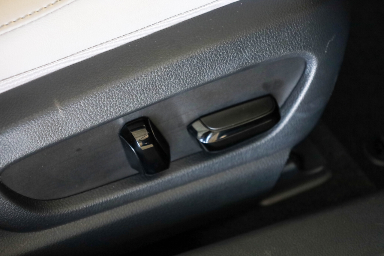 Lexus UX UX 250h Premium FWD 2024