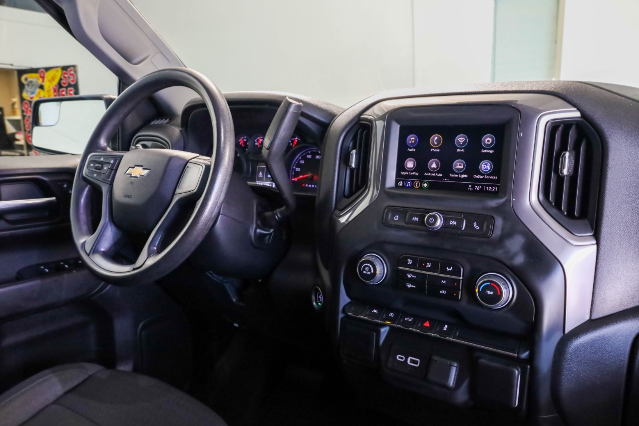 Chevrolet Silverado 1500 4WD Crew Cab 147" Custom 2024