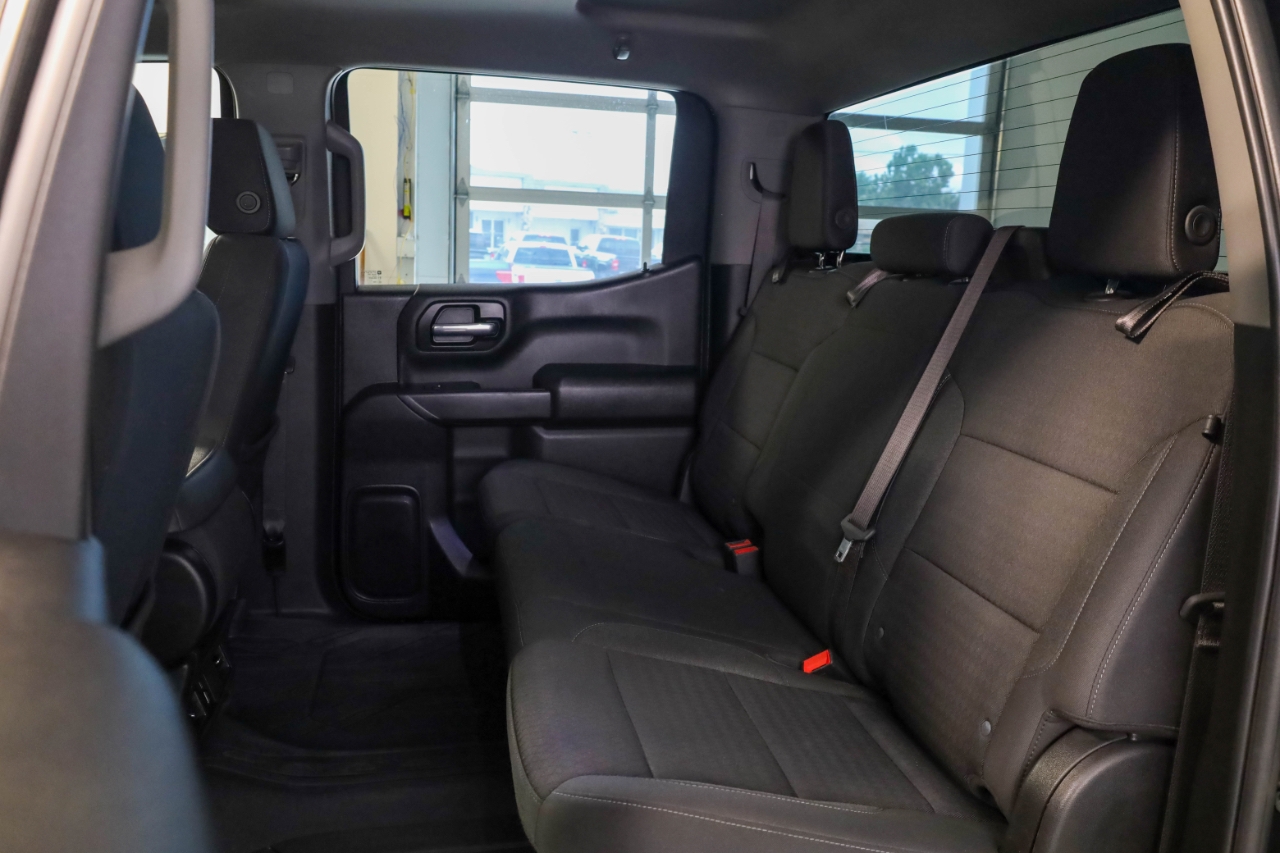 Chevrolet Silverado 1500 4WD Crew Cab 147" Custom 2024