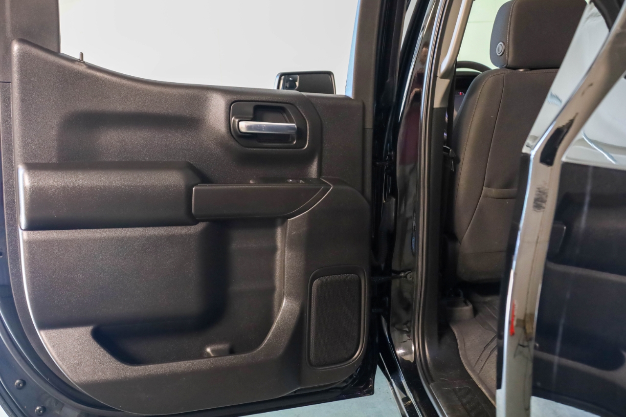 Chevrolet Silverado 1500 4WD Crew Cab 147" Custom 2024