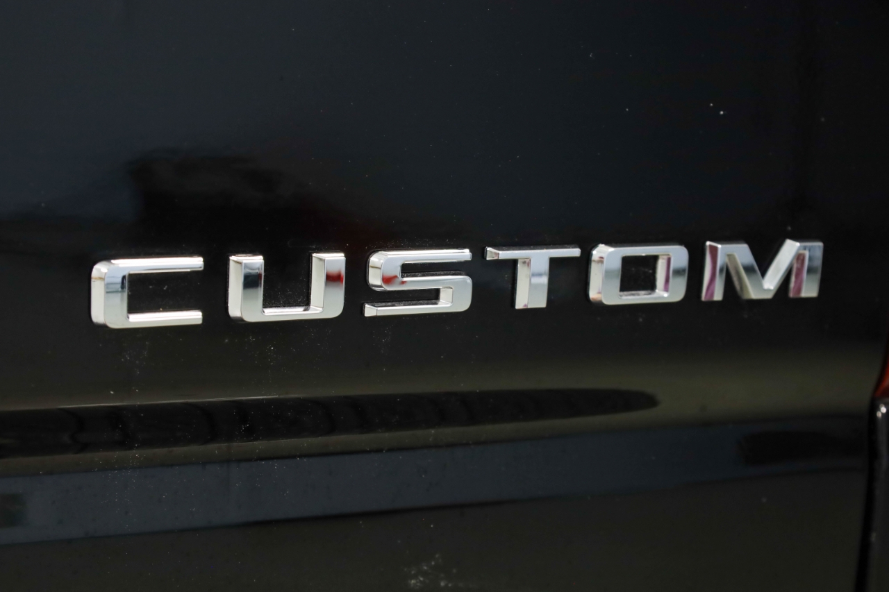 Chevrolet Silverado 1500 4WD Crew Cab 147" Custom 2024