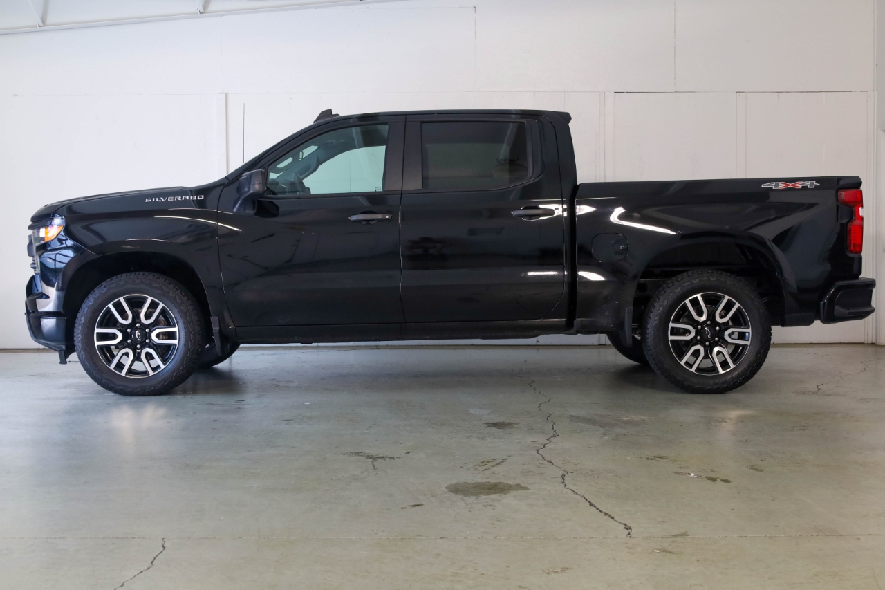 Chevrolet Silverado 1500 4WD Crew Cab 147" Custom 2024
