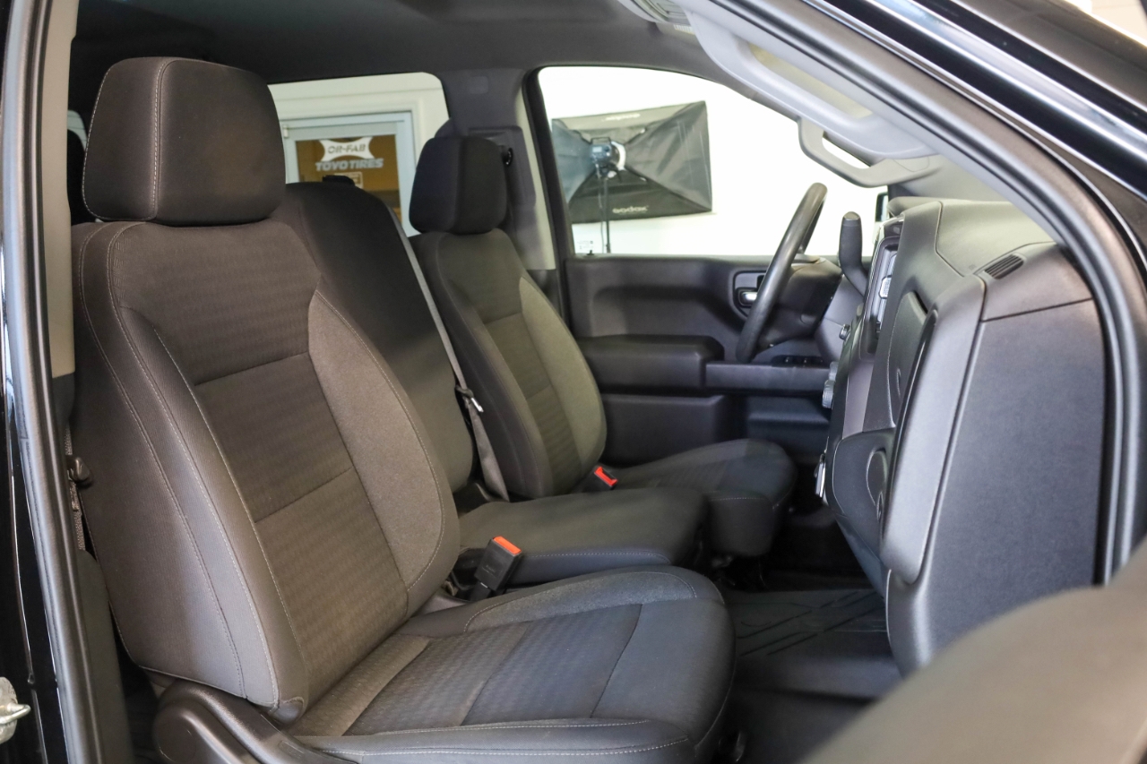 Chevrolet Silverado 1500 4WD Crew Cab 147" Custom 2024