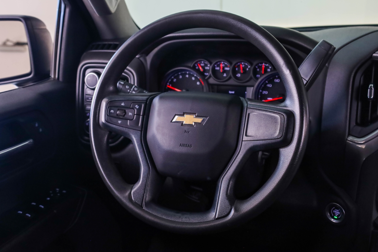 Chevrolet Silverado 1500 4WD Crew Cab 147" Custom 2024