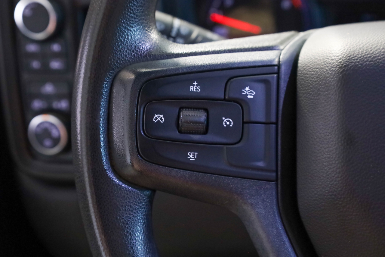 Chevrolet Silverado 1500 4WD Crew Cab 147" Custom 2024