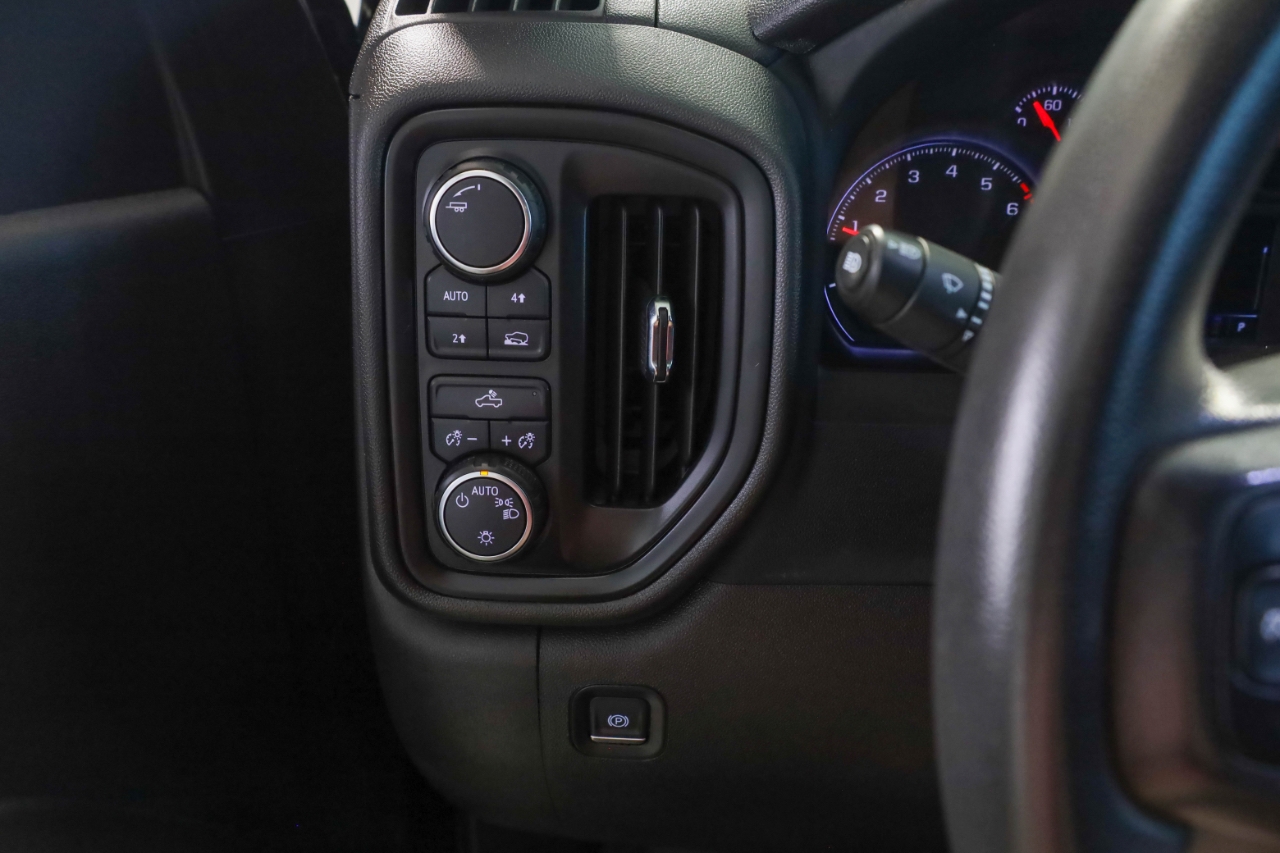 Chevrolet Silverado 1500 4WD Crew Cab 147" Custom 2024