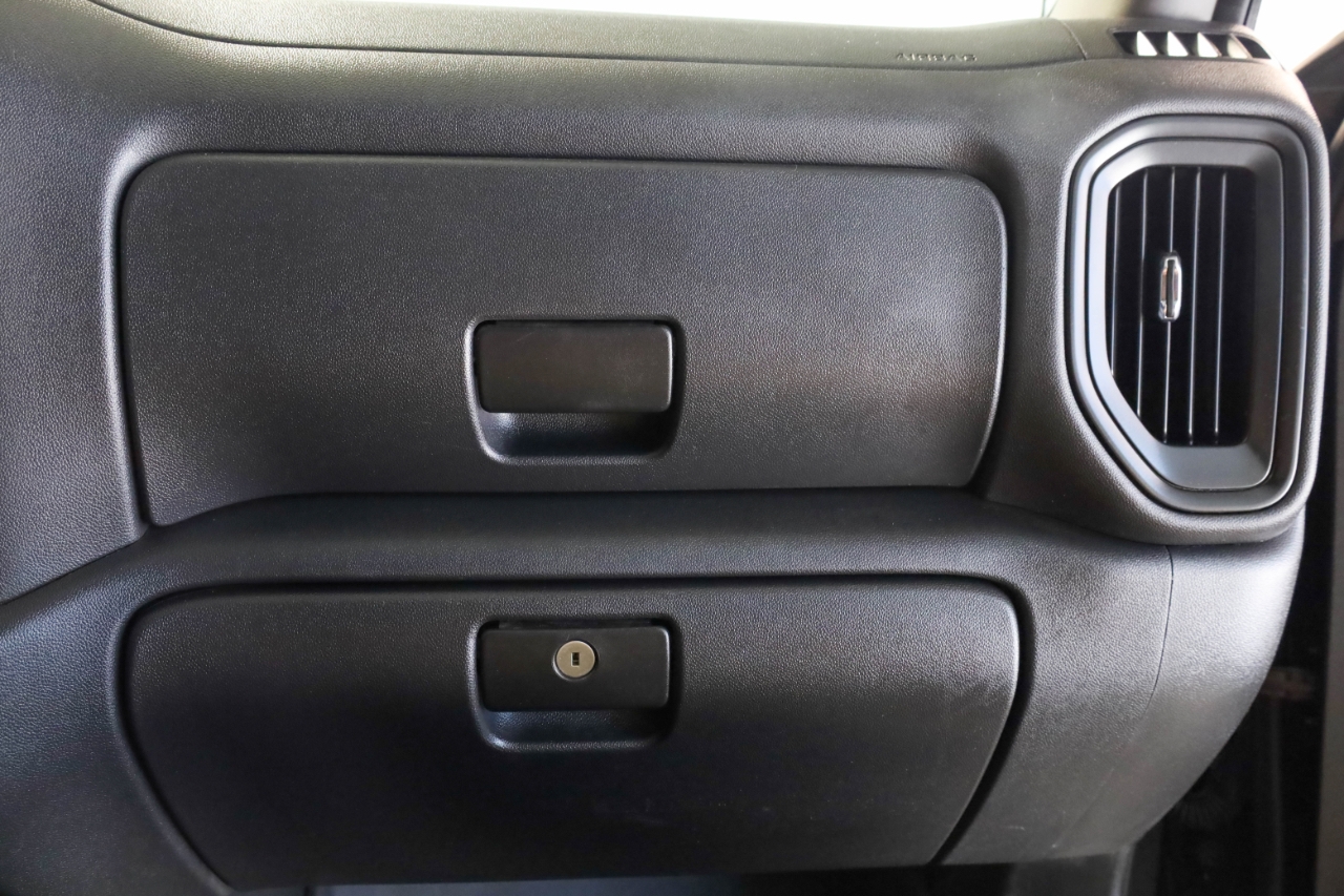 Chevrolet Silverado 1500 4WD Crew Cab 147" Custom 2024