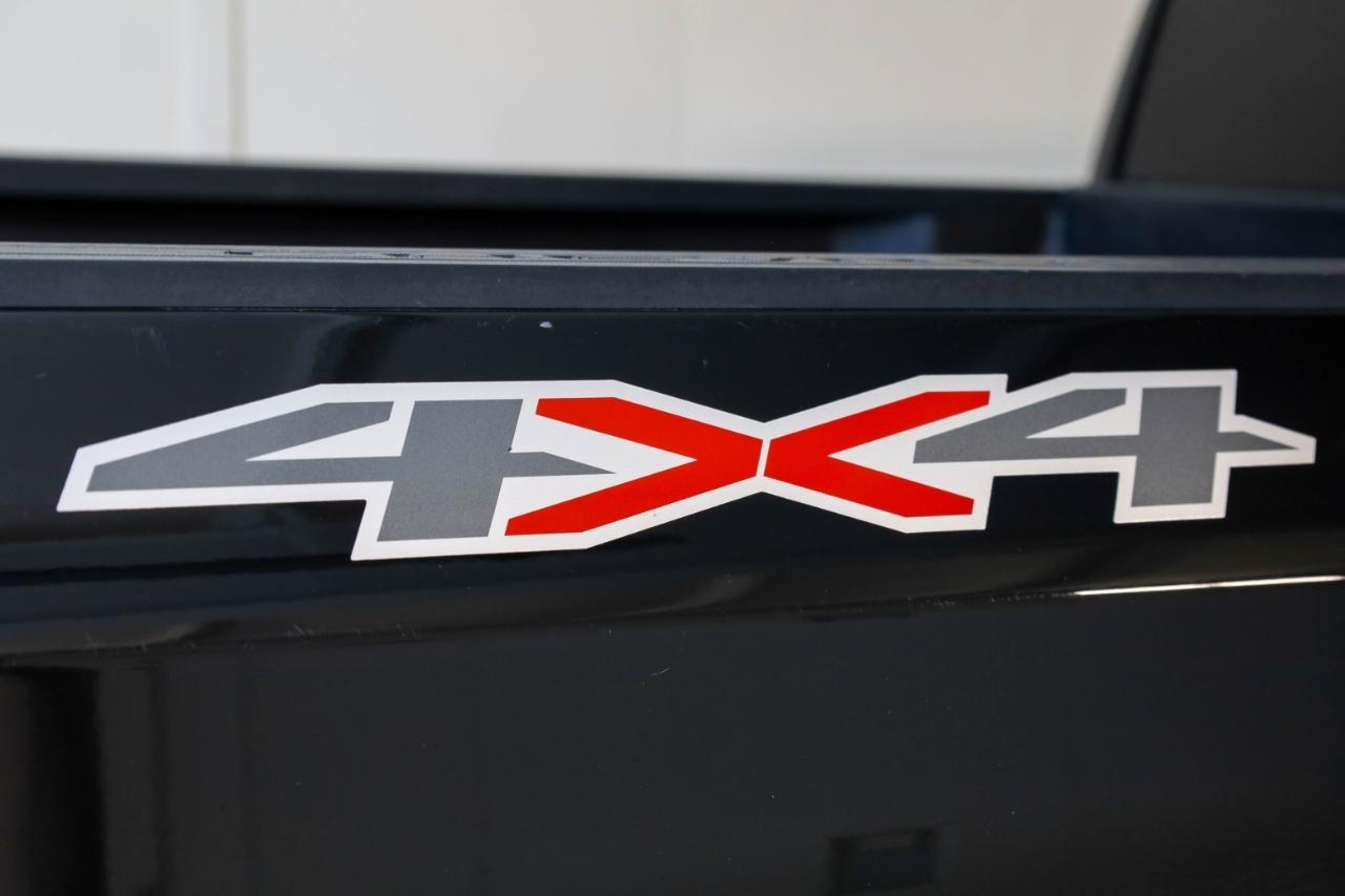 Chevrolet Silverado 1500 4WD Crew Cab 147" Custom 2024