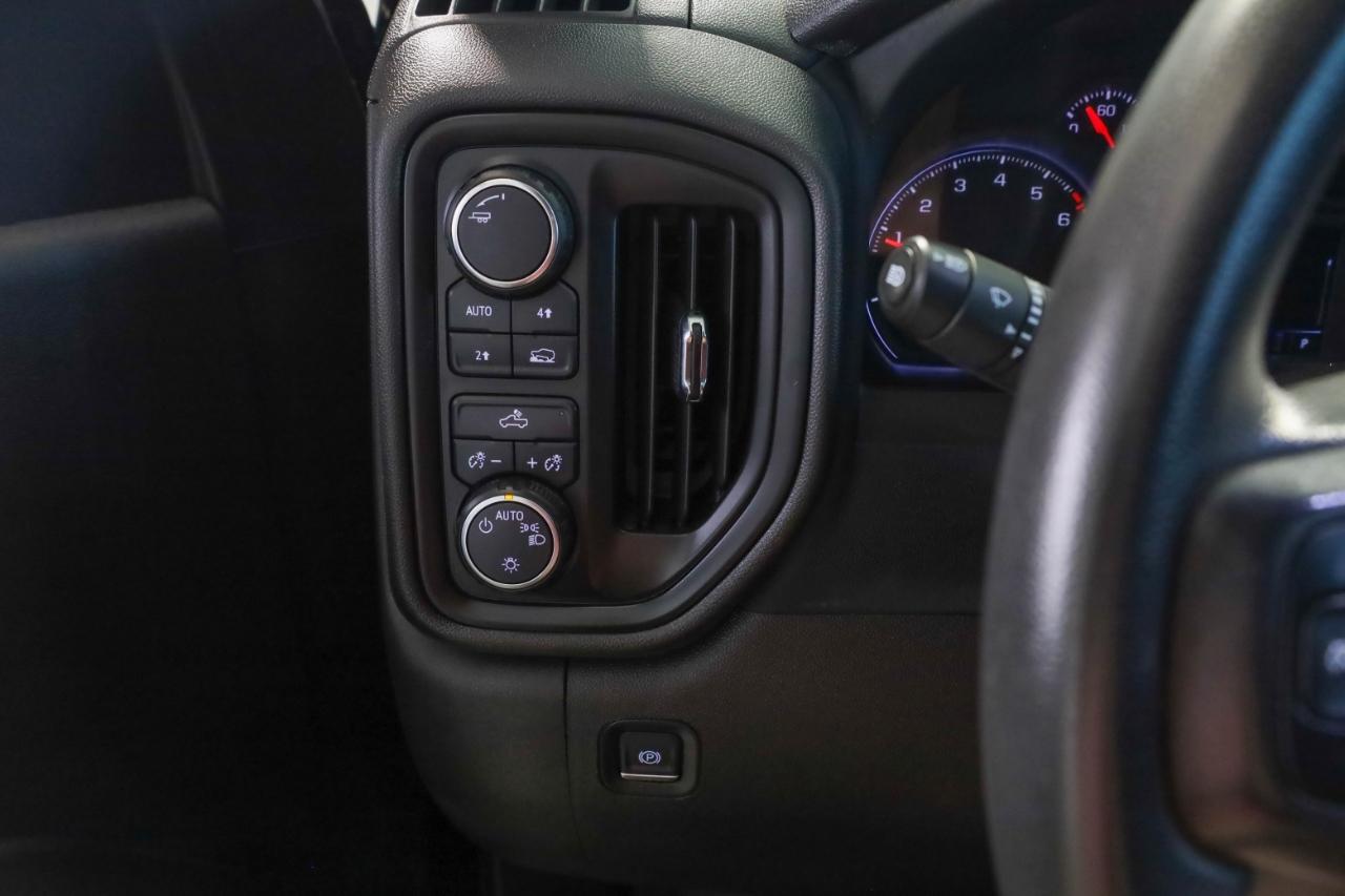 Chevrolet Silverado 1500 4WD Crew Cab 147" Custom 2024