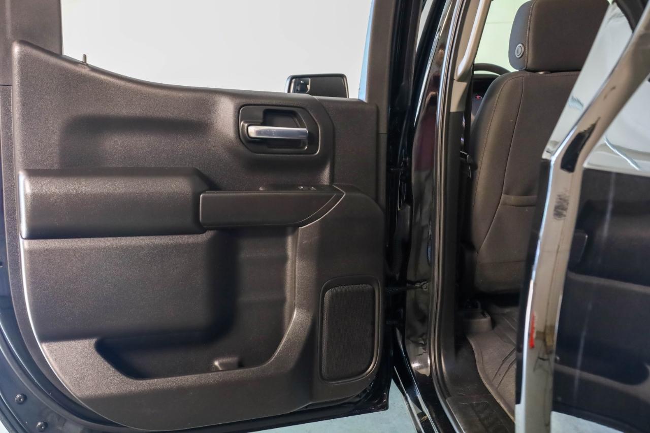 Chevrolet Silverado 1500 4WD Crew Cab 147" Custom 2024