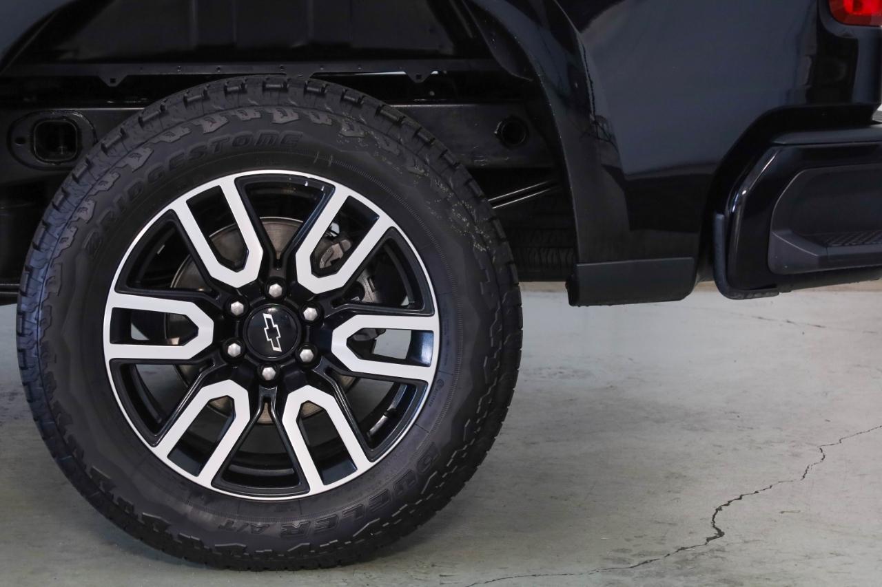 Chevrolet Silverado 1500 4WD Crew Cab 147" Custom 2024