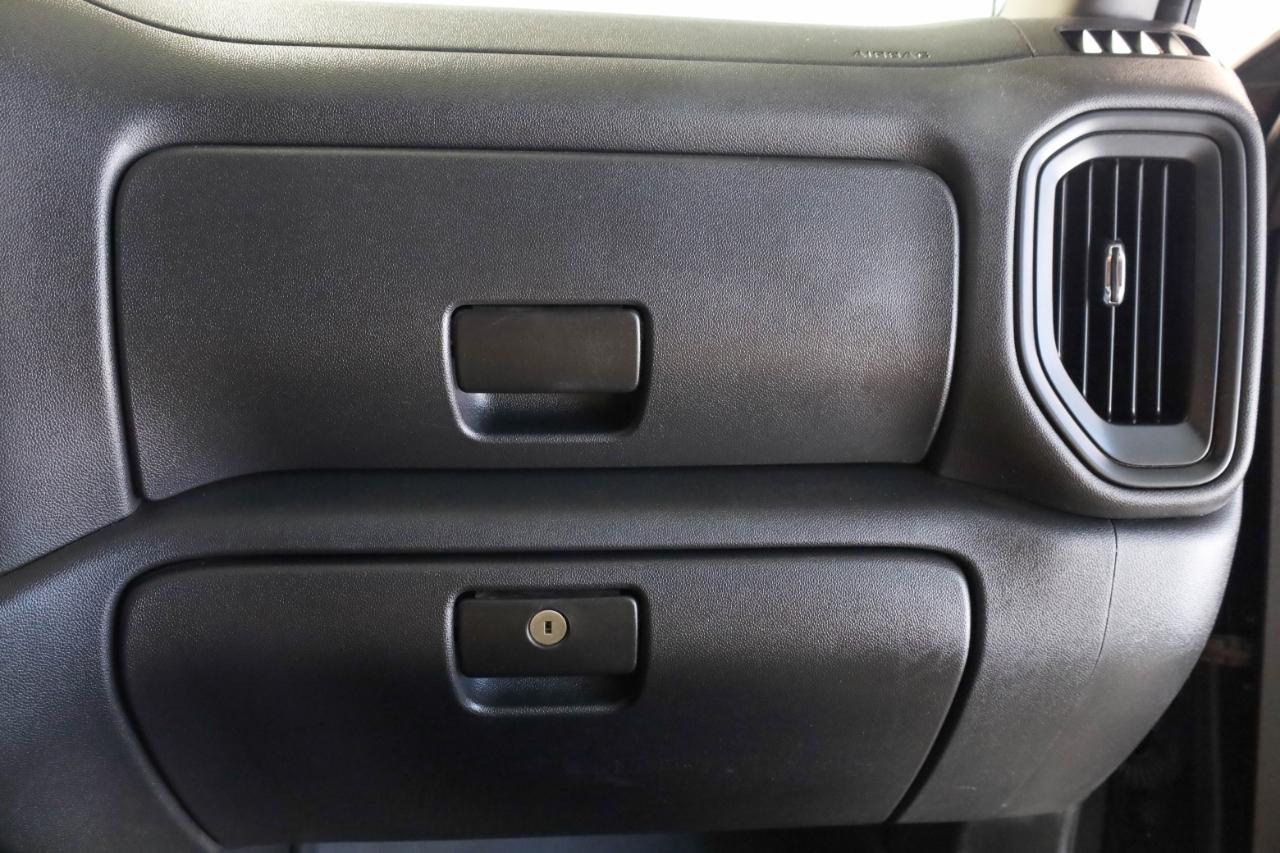 Chevrolet Silverado 1500 4WD Crew Cab 147" Custom 2024