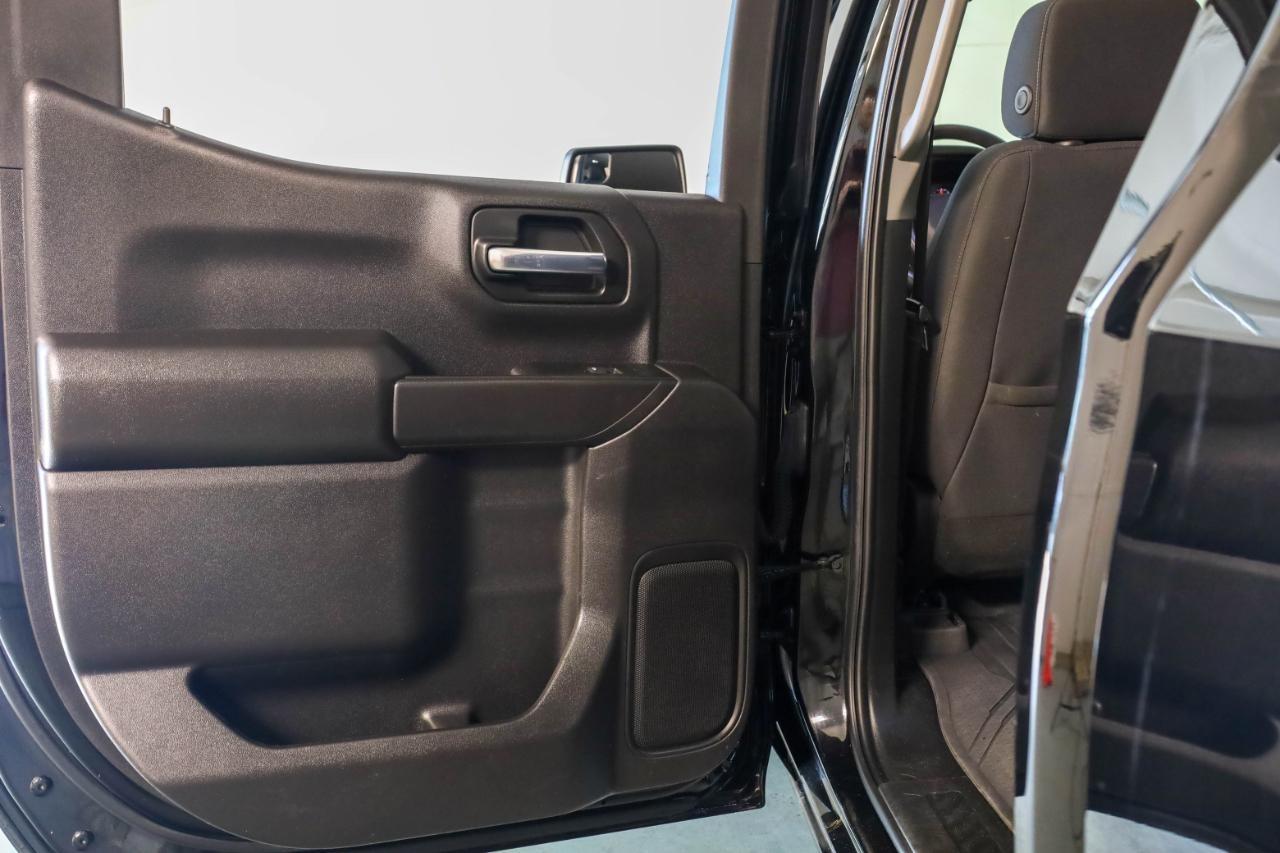 Chevrolet Silverado 1500 4WD Crew Cab 147" Custom 2024