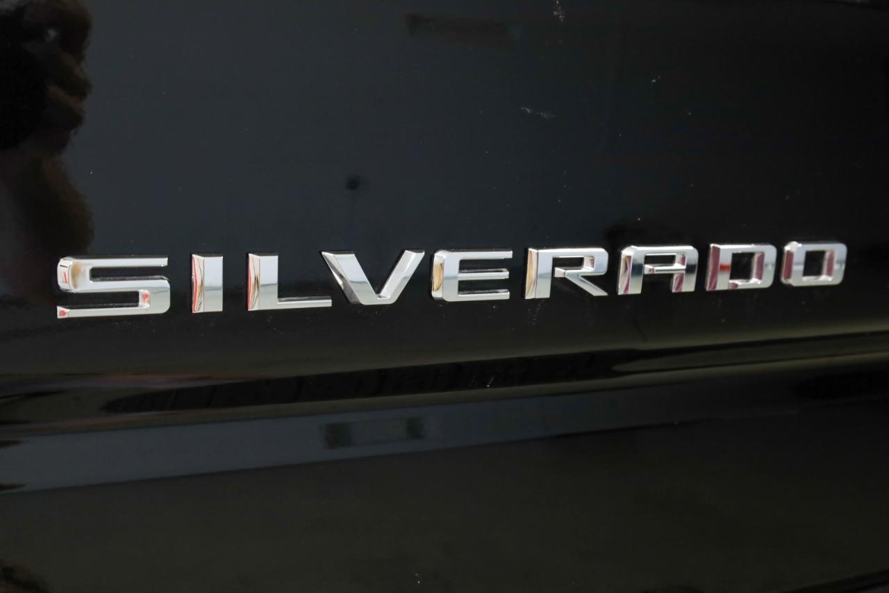 Chevrolet Silverado 1500 4WD Crew Cab 147" Custom 2024