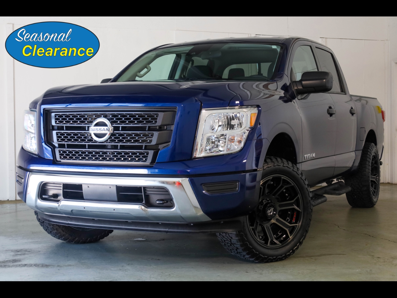 Nissan Titan 4x4 Crew Cab SV 2022