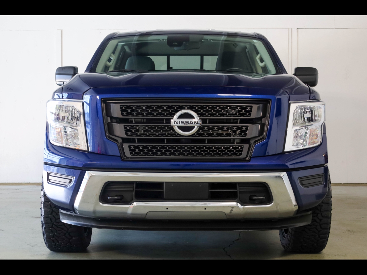 Nissan Titan 4x4 Crew Cab SV 2022
