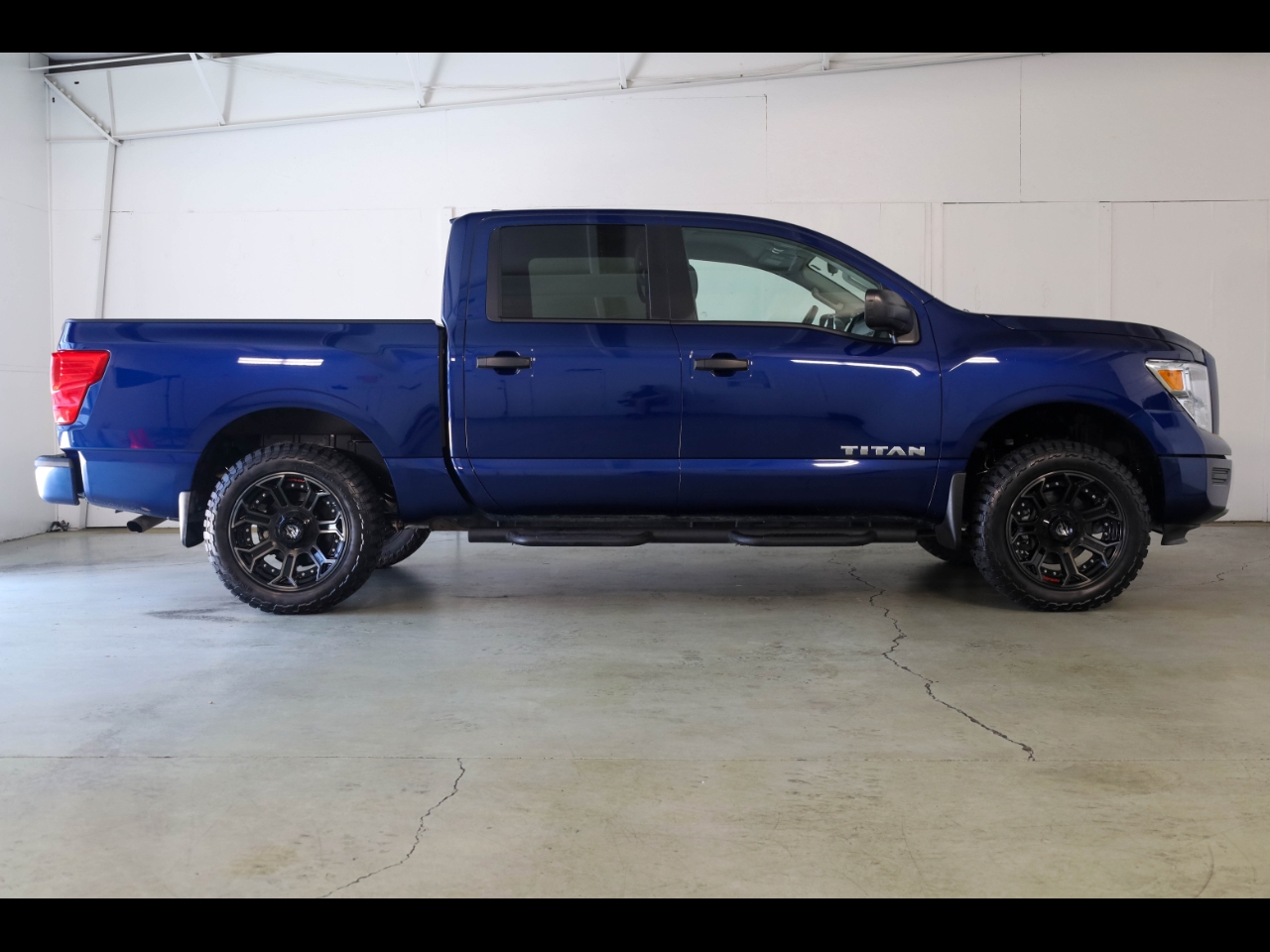 Nissan Titan 4x4 Crew Cab SV 2022