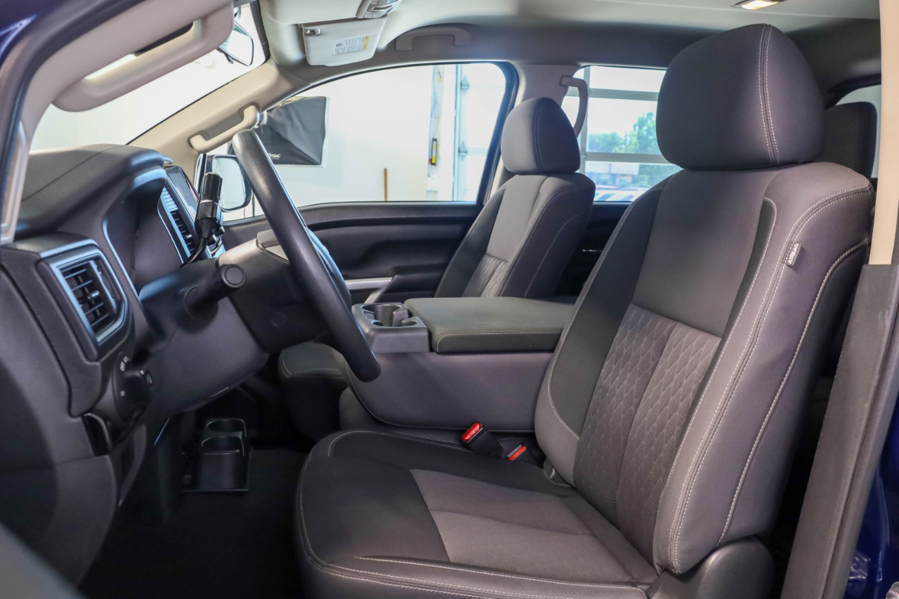 Nissan Titan 4x4 Crew Cab SV 2022