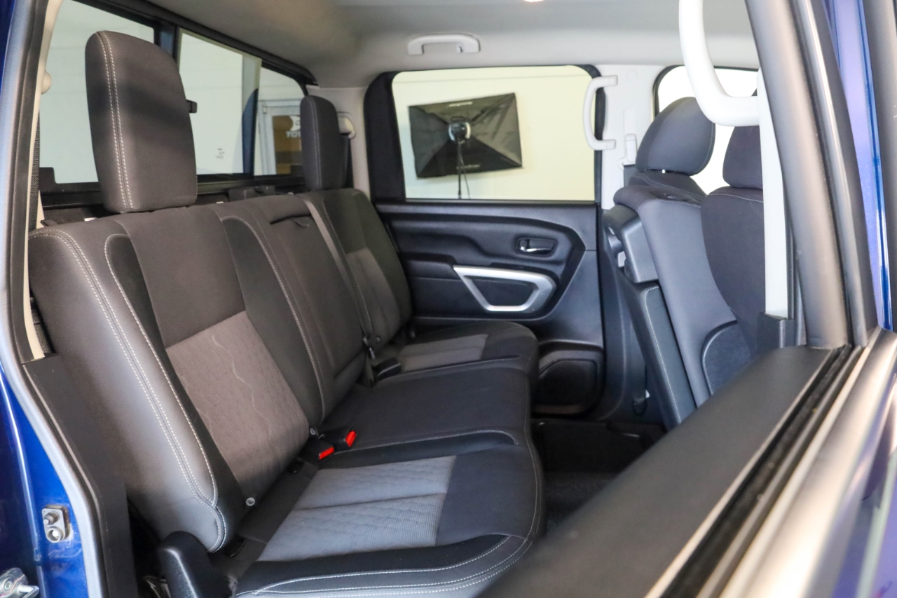 Nissan Titan 4x4 Crew Cab SV 2022