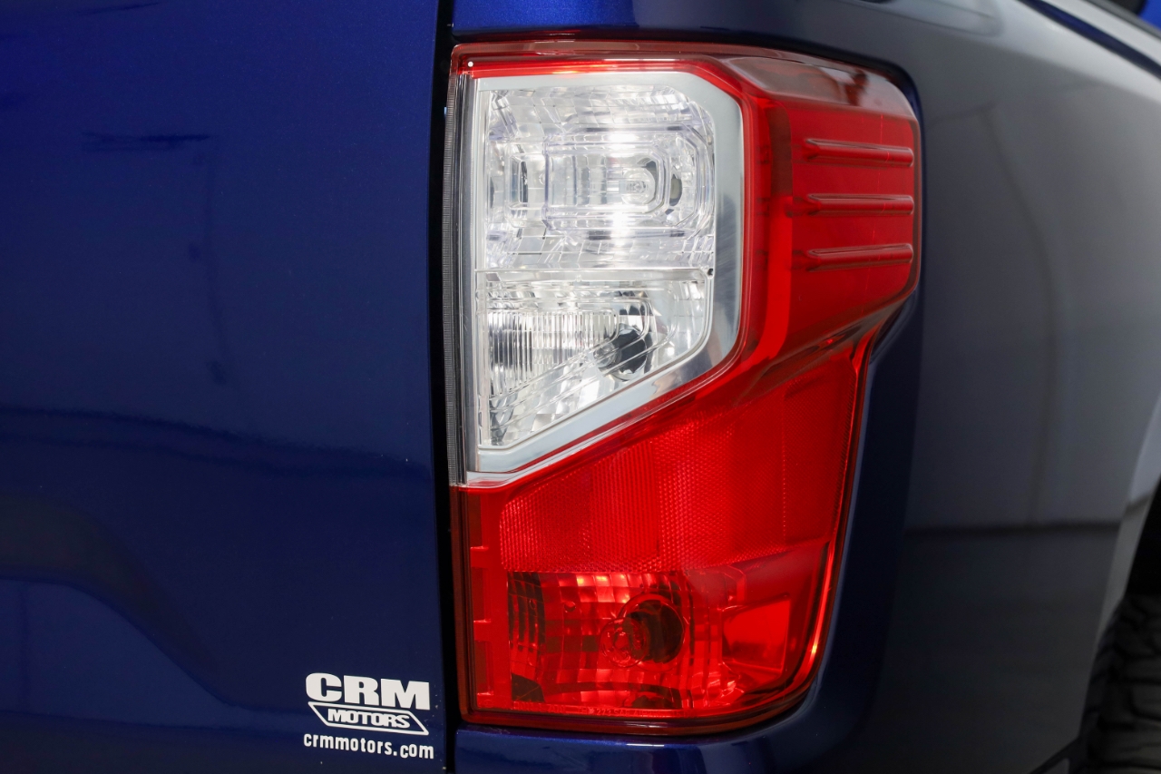 Nissan Titan 4x4 Crew Cab SV 2022