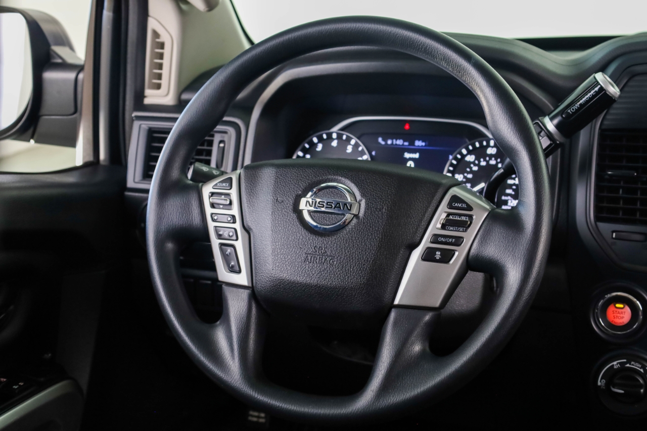 Nissan Titan 4x4 Crew Cab SV 2022