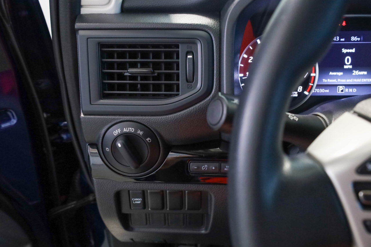 Nissan Titan 4x4 Crew Cab SV 2022