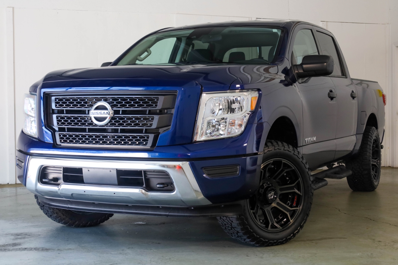 Nissan Titan 4x4 Crew Cab SV 2022