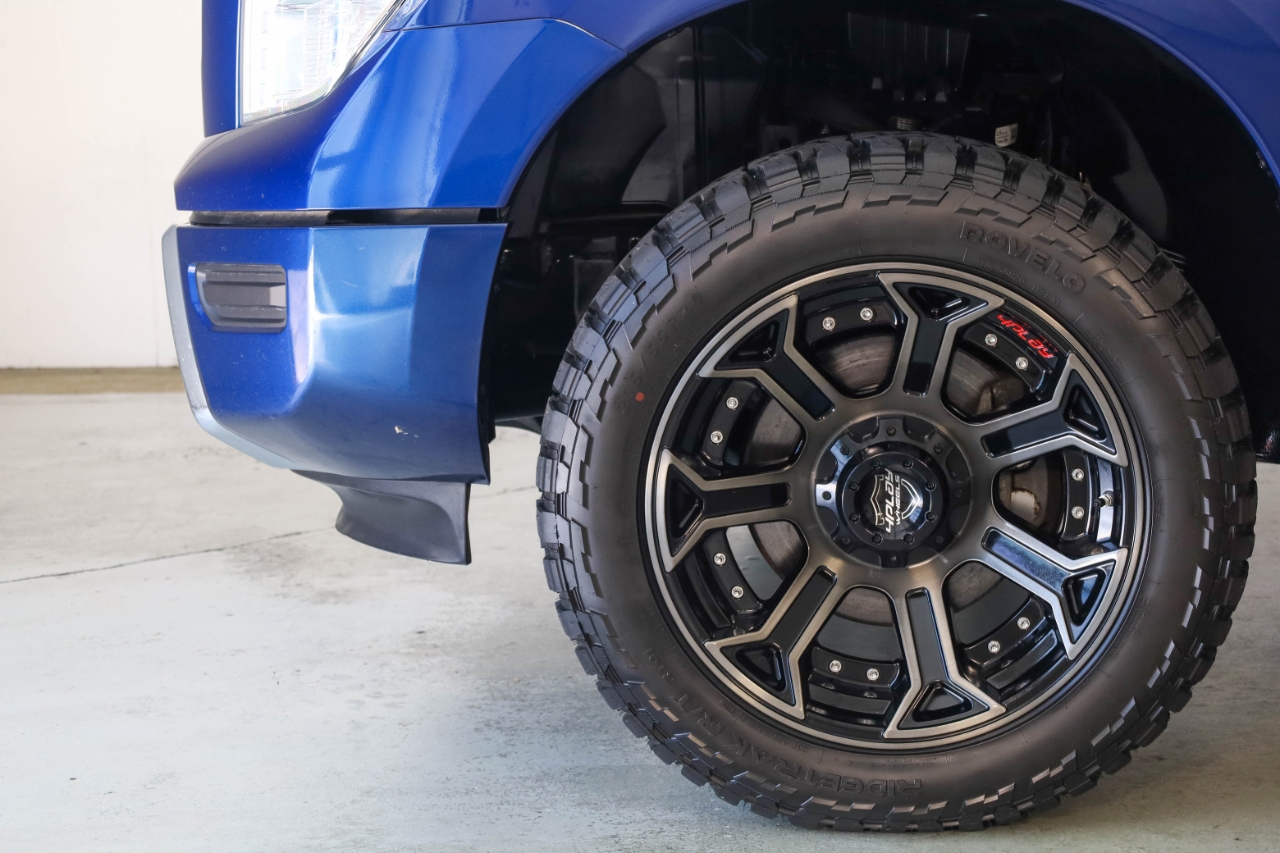 Nissan Titan 4x4 Crew Cab SV 2022