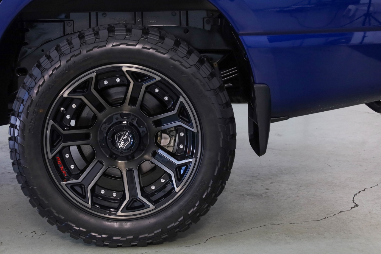 Nissan Titan 4x4 Crew Cab SV 2022