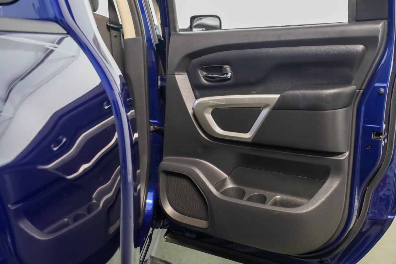 Nissan Titan 4x4 Crew Cab SV 2022