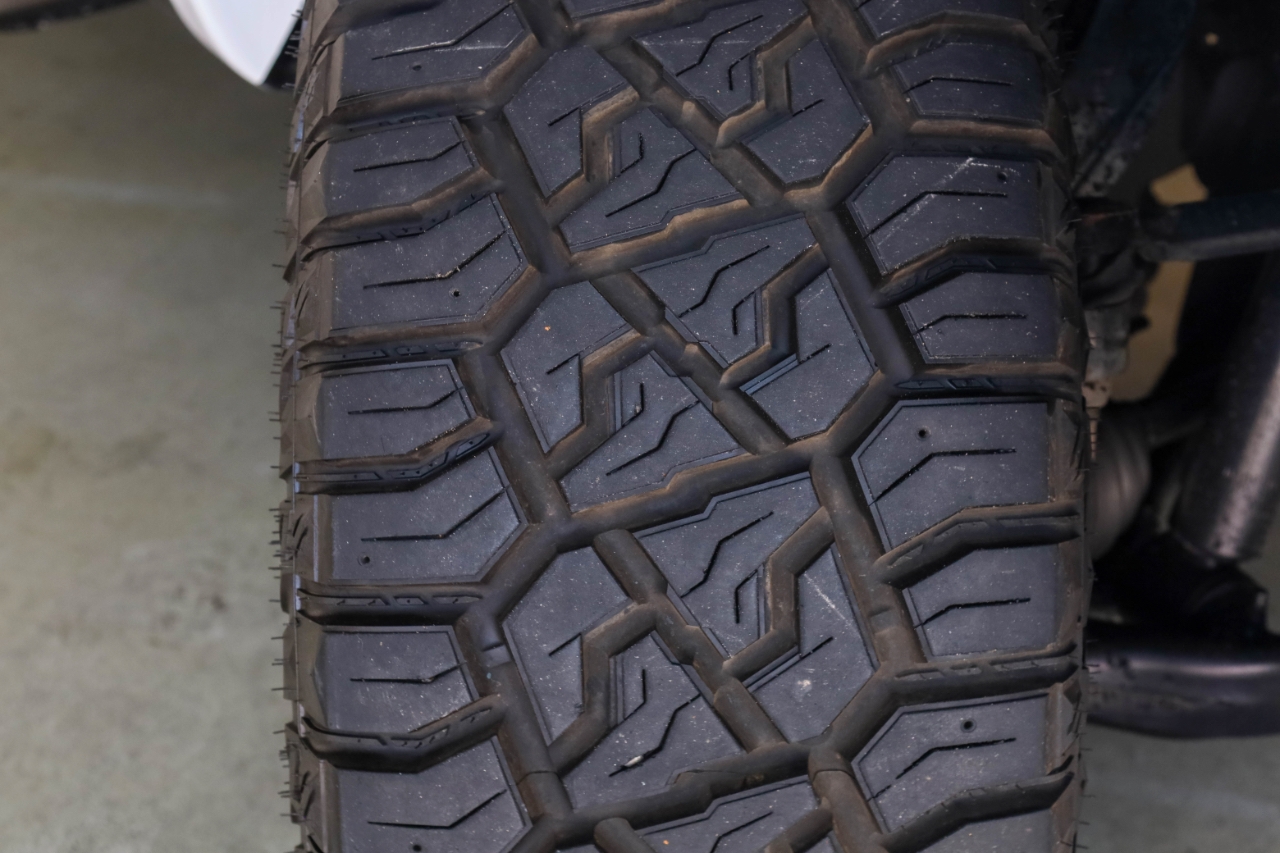 GMC Sierra 1500 4WD Crew Cab 147" AT4 2021