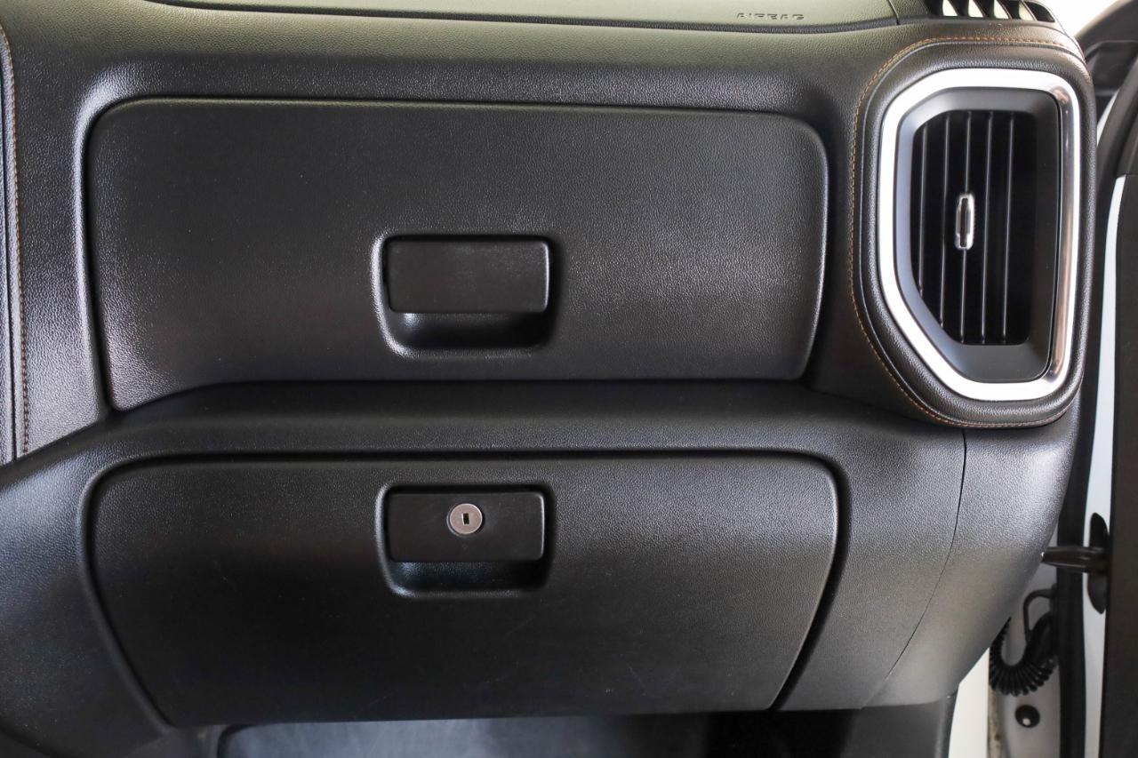 GMC Sierra 1500 4WD Crew Cab 147" AT4 2021