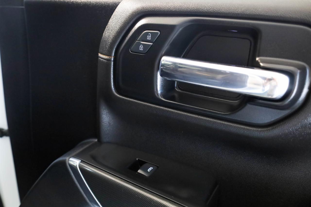 GMC Sierra 1500 4WD Crew Cab 147" AT4 2021