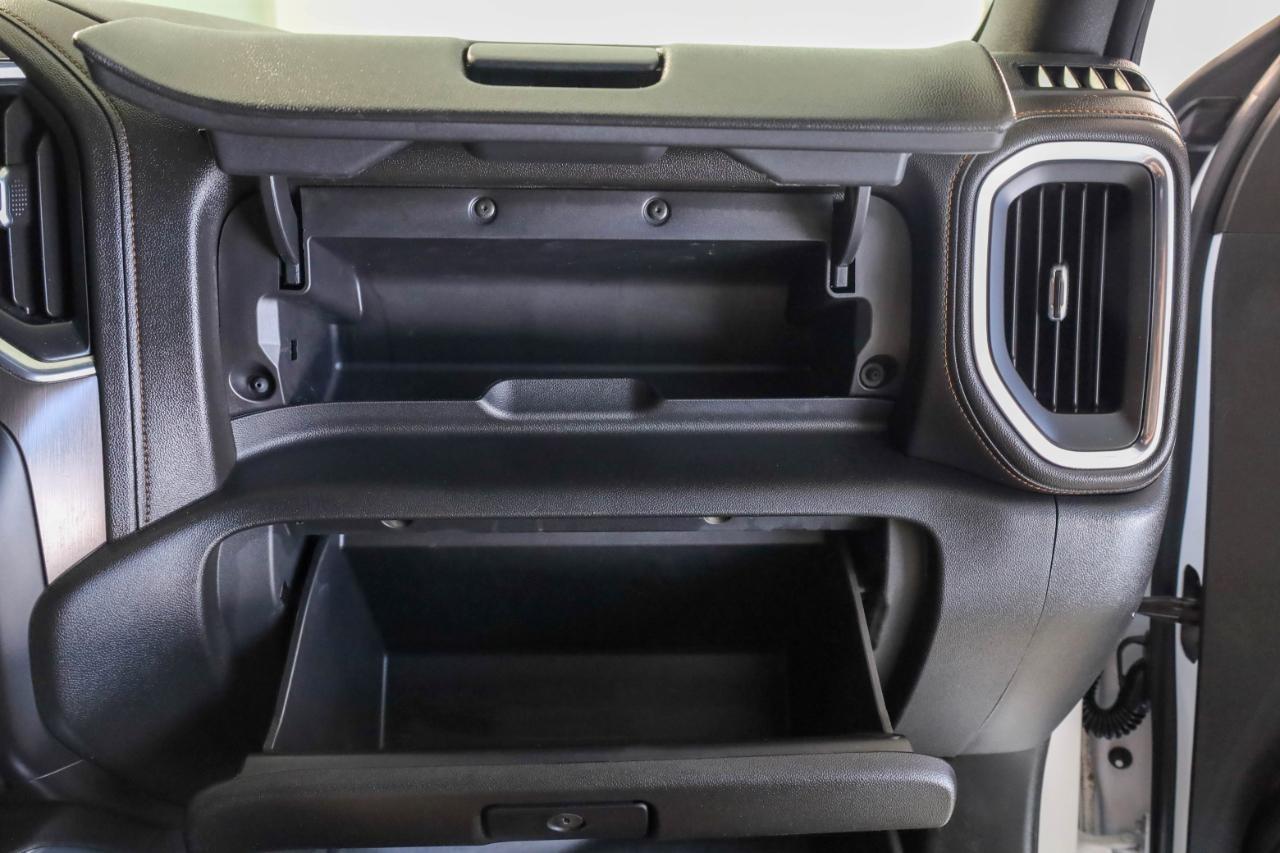 GMC Sierra 1500 4WD Crew Cab 147" AT4 2021