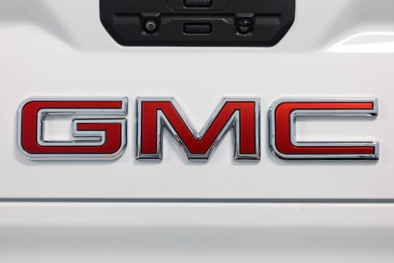 GMC Sierra 1500 4WD Crew Cab 147" AT4 2021