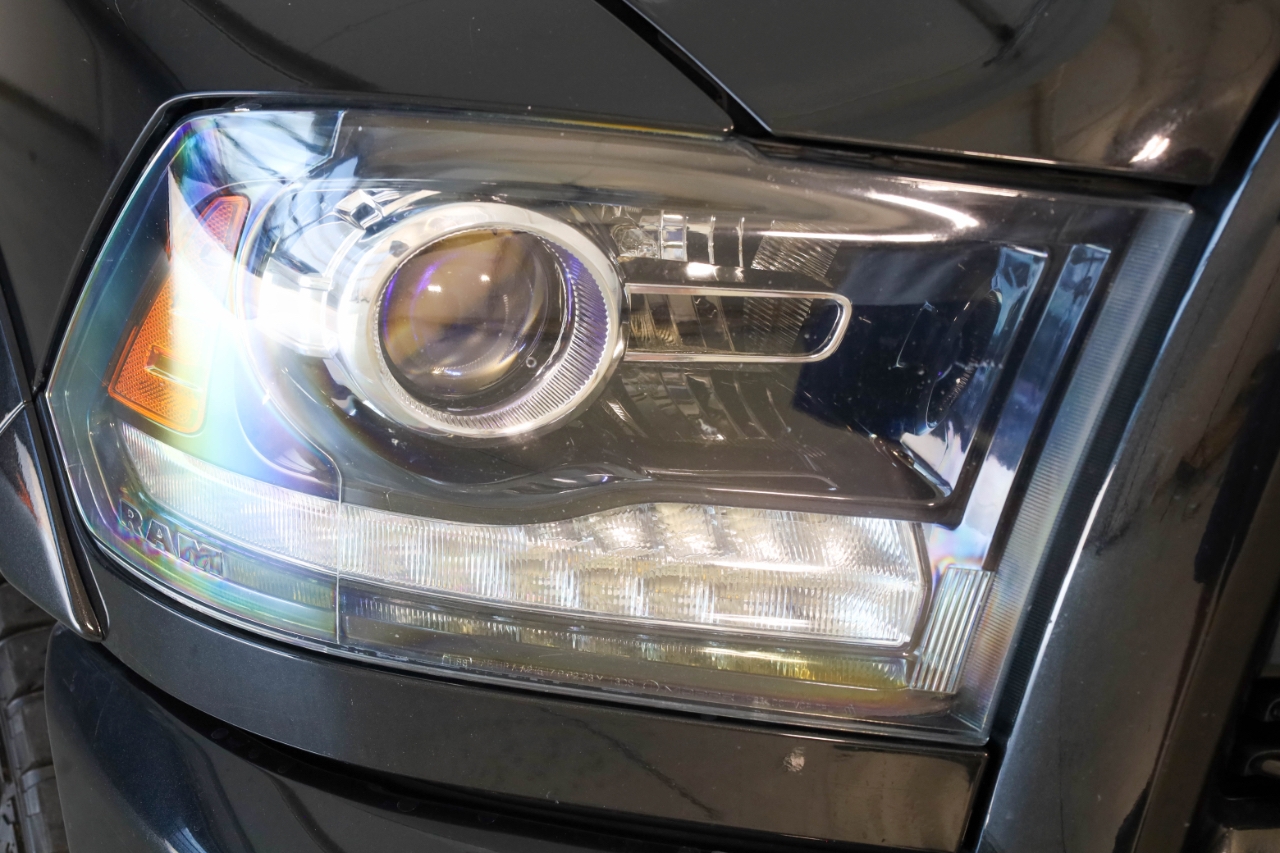 RAM 2500 Laramie 4x4 Mega Cab 6'4" Box 2018