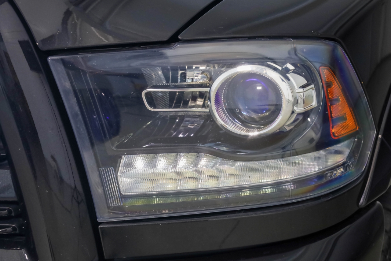 RAM 2500 Laramie 4x4 Mega Cab 6'4" Box 2018