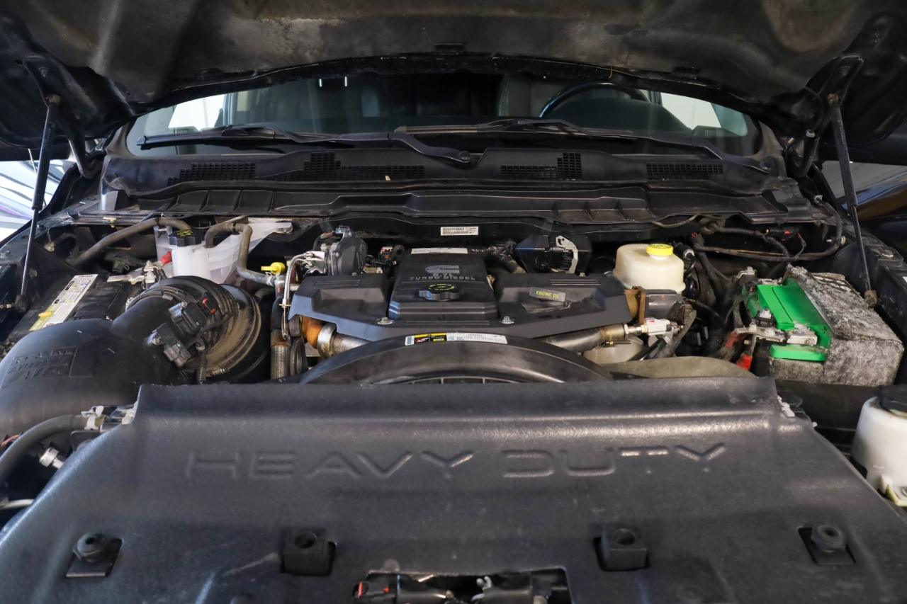 RAM 2500 Laramie 4x4 Mega Cab 6'4" Box 2018