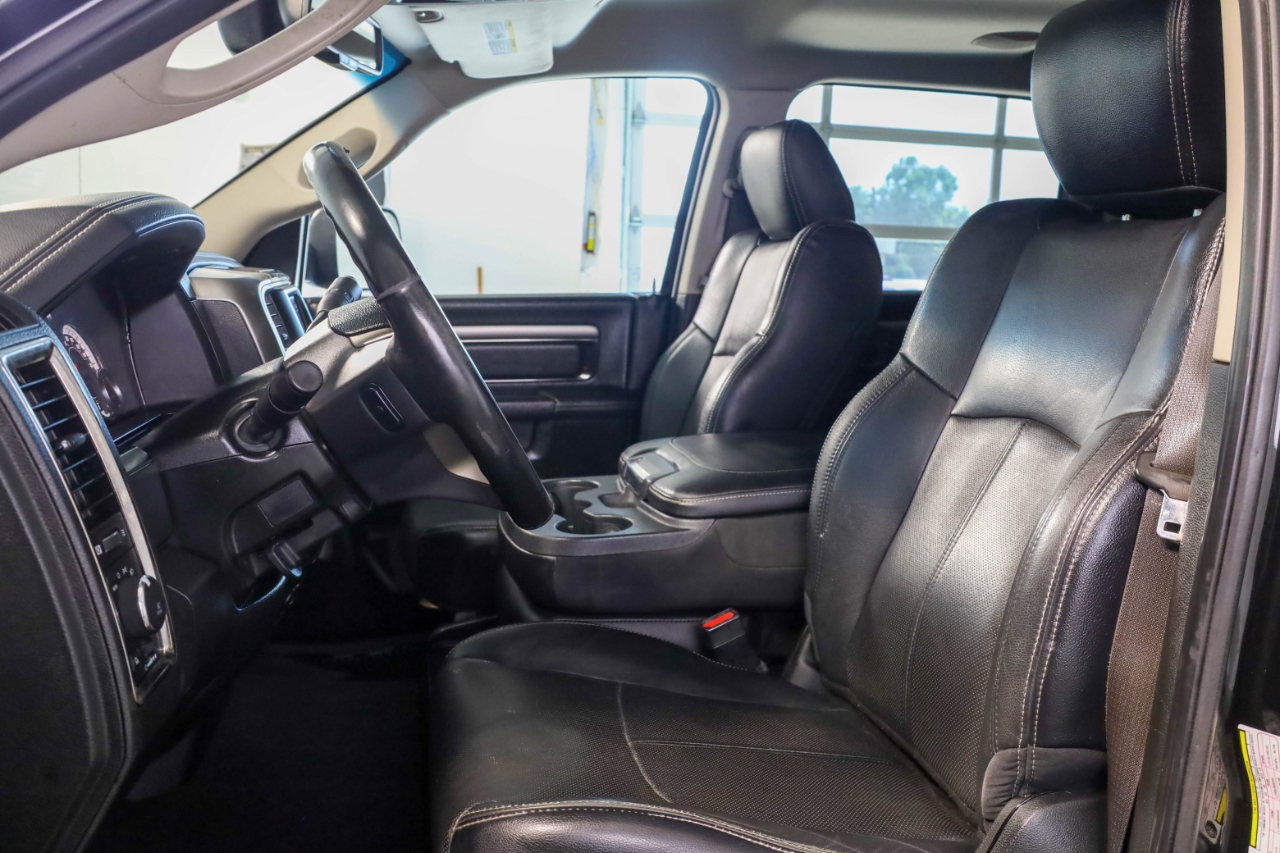 RAM 2500 Laramie 4x4 Mega Cab 6'4" Box 2018