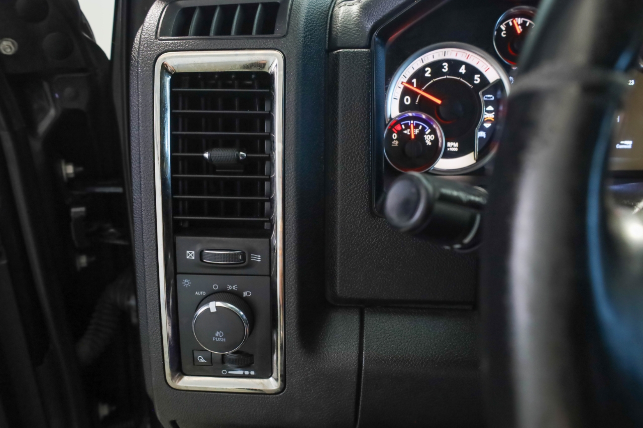 RAM 2500 Laramie 4x4 Mega Cab 6'4" Box 2018