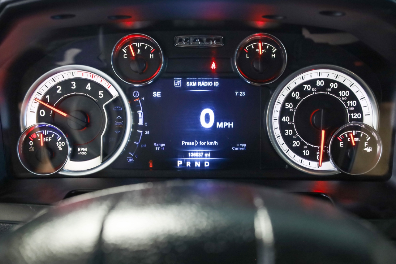 RAM 2500 Laramie 4x4 Mega Cab 6'4" Box 2018