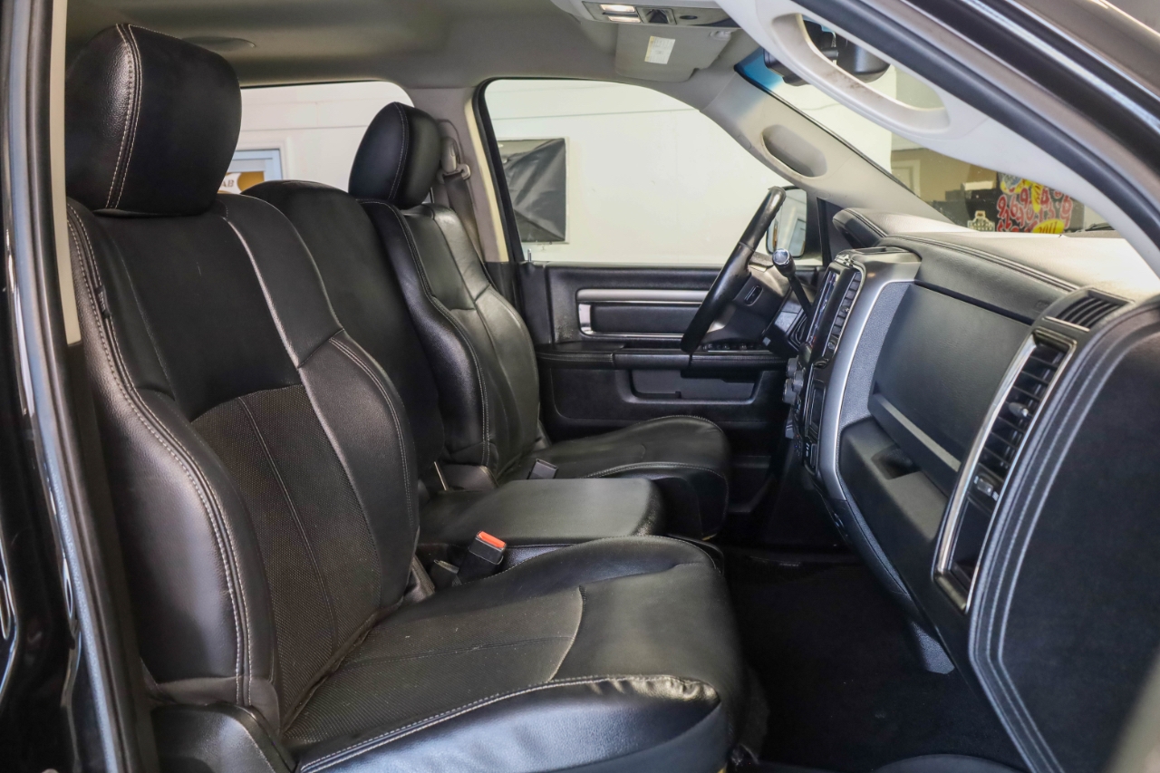 RAM 2500 Laramie 4x4 Mega Cab 6'4" Box 2018