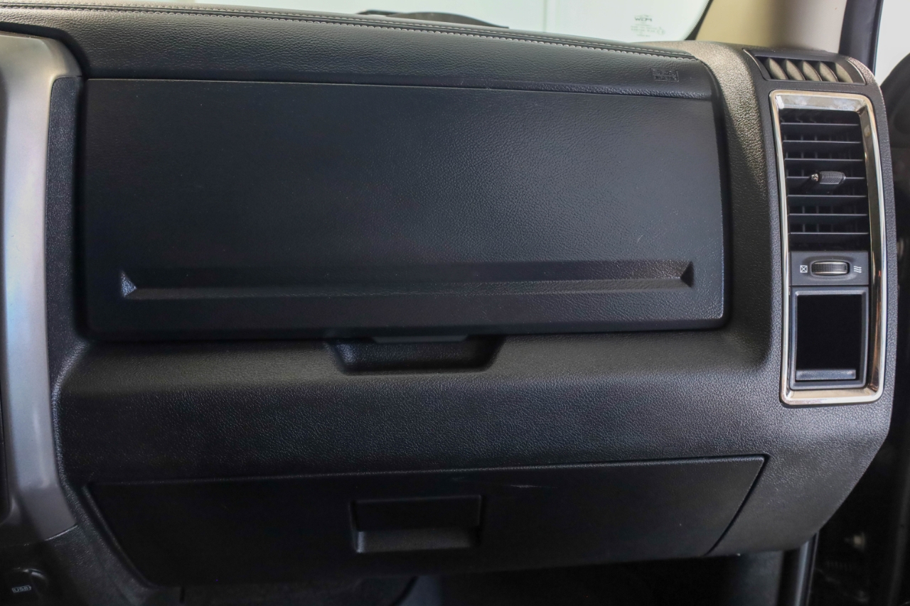 RAM 2500 Laramie 4x4 Mega Cab 6'4" Box 2018