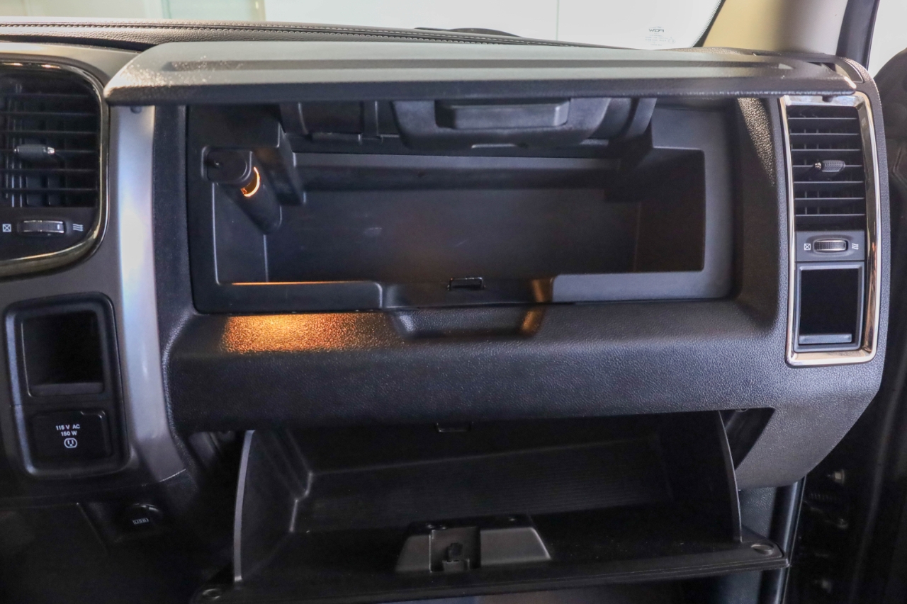 RAM 2500 Laramie 4x4 Mega Cab 6'4" Box 2018