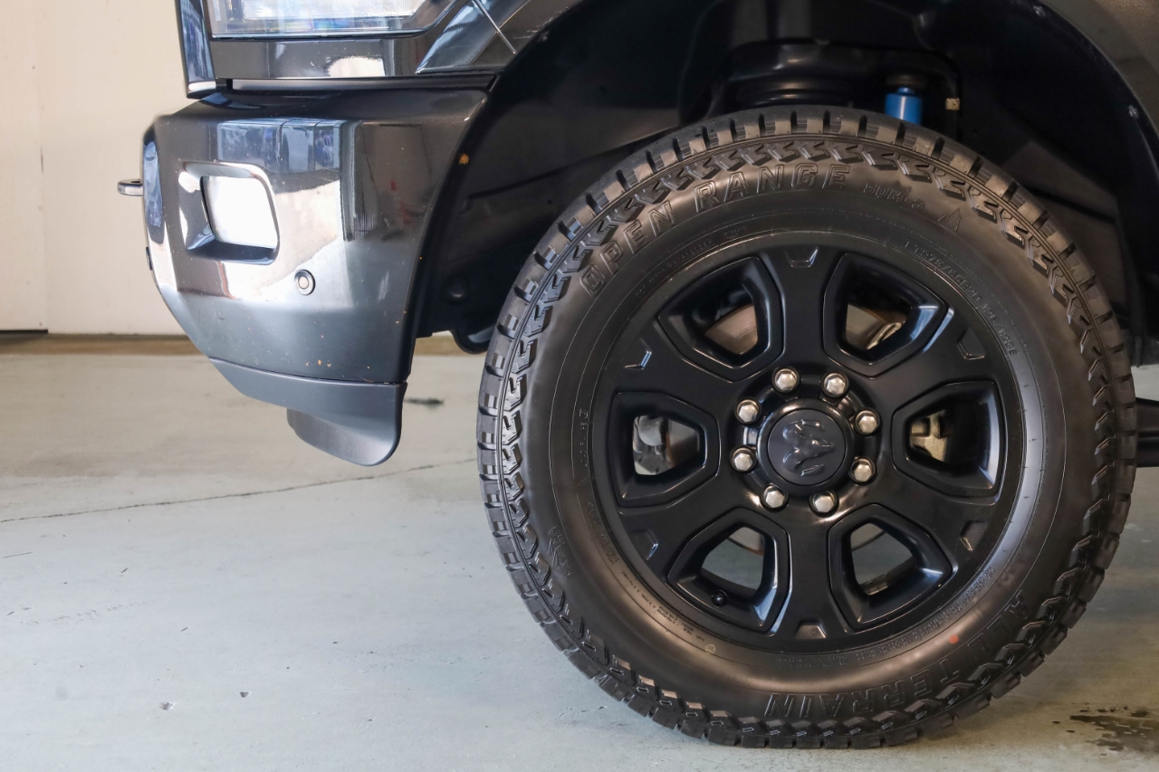 RAM 2500 Laramie 4x4 Mega Cab 6'4" Box 2018