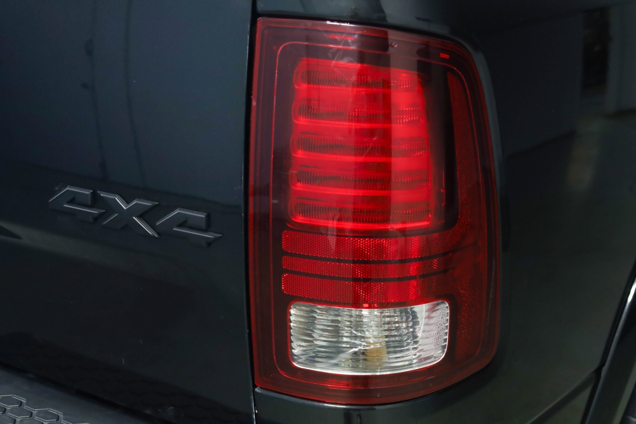 RAM 2500 Laramie 4x4 Mega Cab 6'4" Box 2018