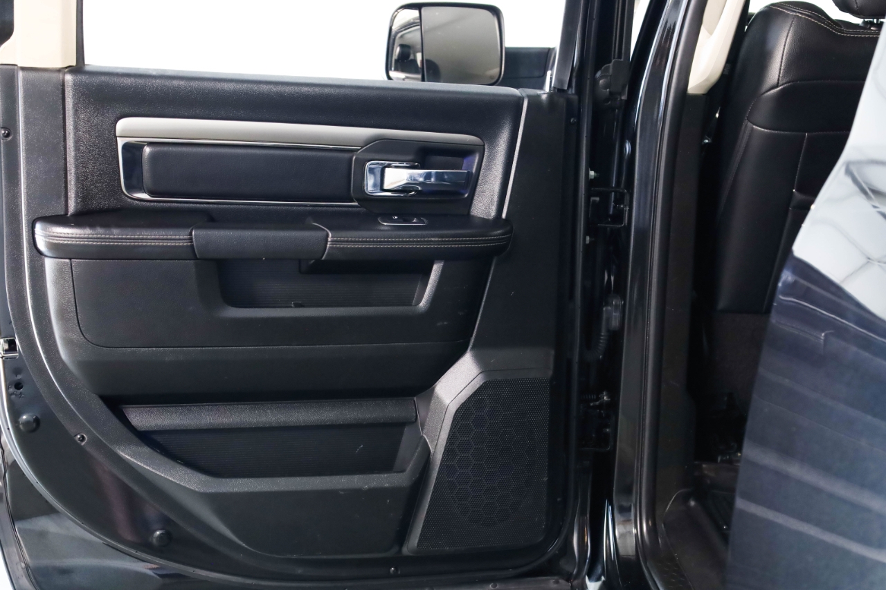 RAM 2500 Laramie 4x4 Mega Cab 6'4" Box 2018