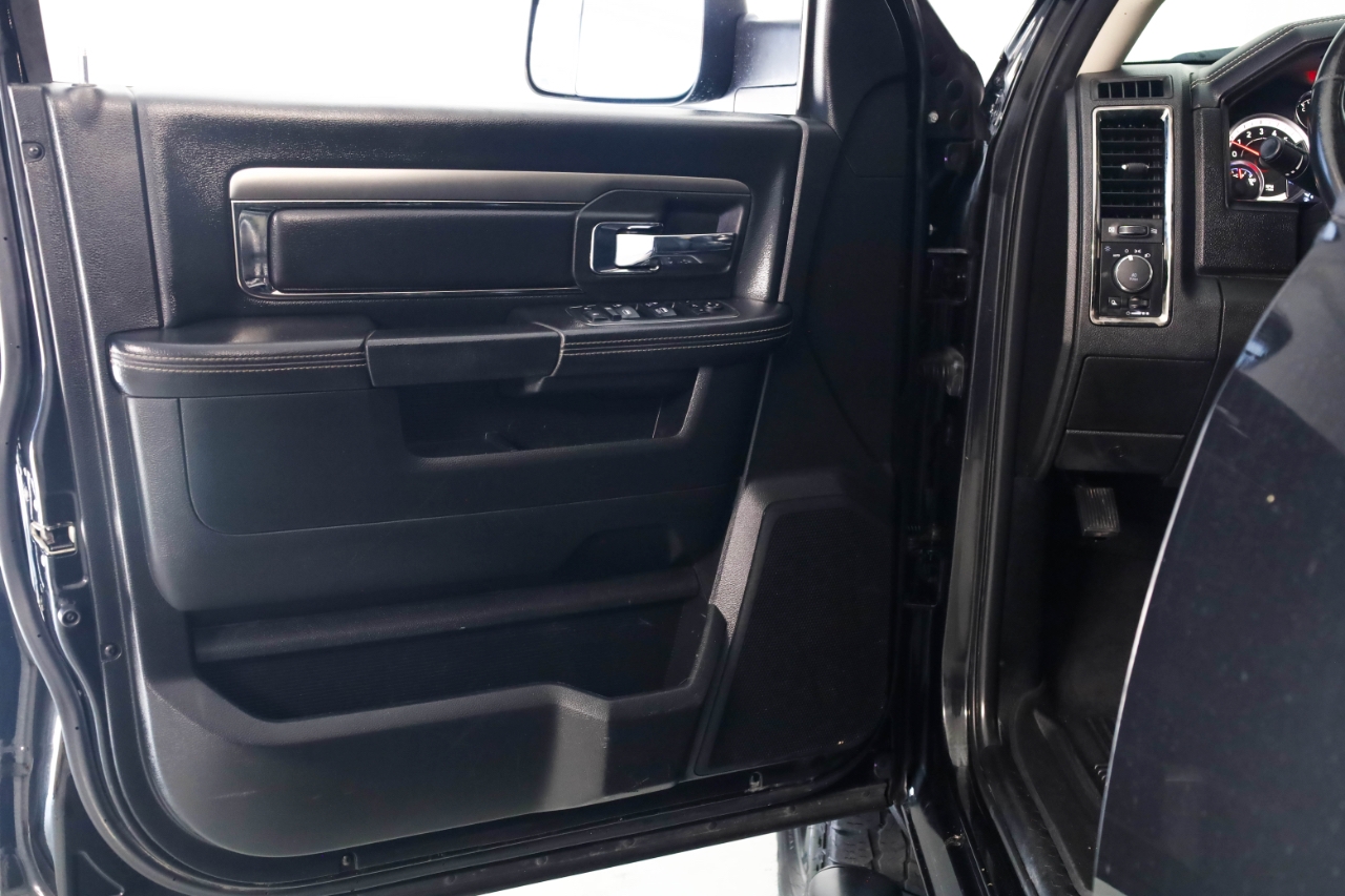 RAM 2500 Laramie 4x4 Mega Cab 6'4" Box 2018